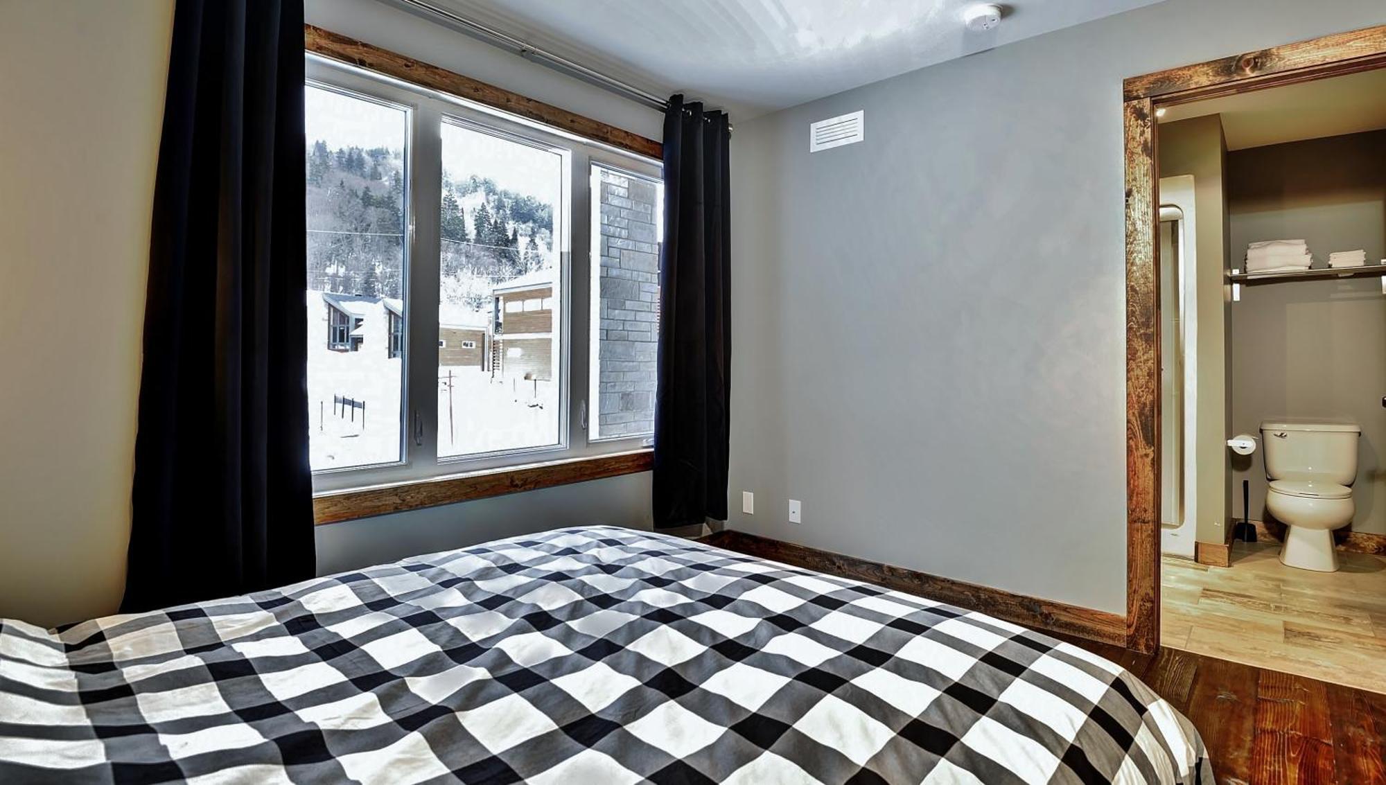 The Big Jack Chalet 33 Chemin Blanc By Les Chalets Alpins Stoneham Room photo